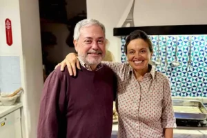 Guest with Chicca in the kitchen at La Casa Toscana